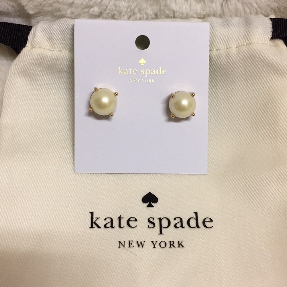 NWT Kate Spade pearl studs - cream and gold